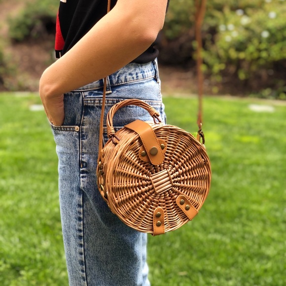 HOST PICK 🎉Round Rattan Bali Bag - Picture 2 of 8